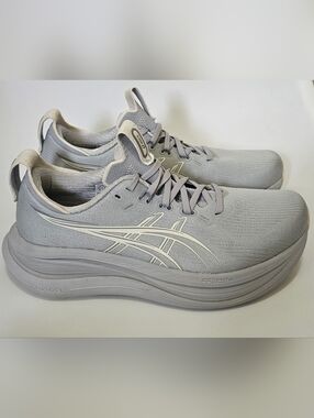 Women's Asics Gel Nimbus 28 size 9